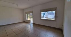 À louer une grande maison F6 de 185m2 avec jardin proche des commodités à Sainte Clotilde