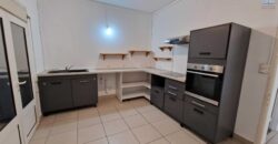 À louer une grande maison F6 de 185m2 avec jardin proche des commodités à Sainte Clotilde