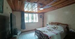 À vendre spacieux appartement à La Chaloupe Saint-Leu avec vue mer et multiples possibilités