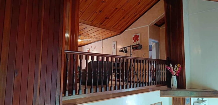 À vendre spacieux appartement à La Chaloupe Saint-Leu avec vue mer et multiples possibilités