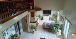 À vendre spacieux appartement à La Chaloupe Saint-Leu avec vue mer et multiples possibilités