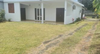 Location d’une maison F4 avec grand jardin dans un cadre verdoyant à Sainte Suzanne