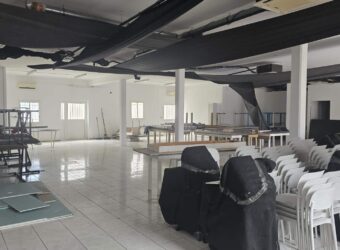 Location d’un spacieux local commercial de 260m2 situé dans une zone dynamique à Sainte Clotilde