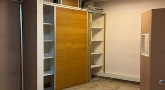 À louer un beau local professionnel de 200 m² situé à Terre-Sainte