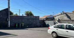 À louer un beau local professionnel de 200 m² situé à Terre-Sainte