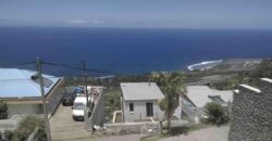 A louer un bel appartement meublé offrant vue sur mer à Saint Leu