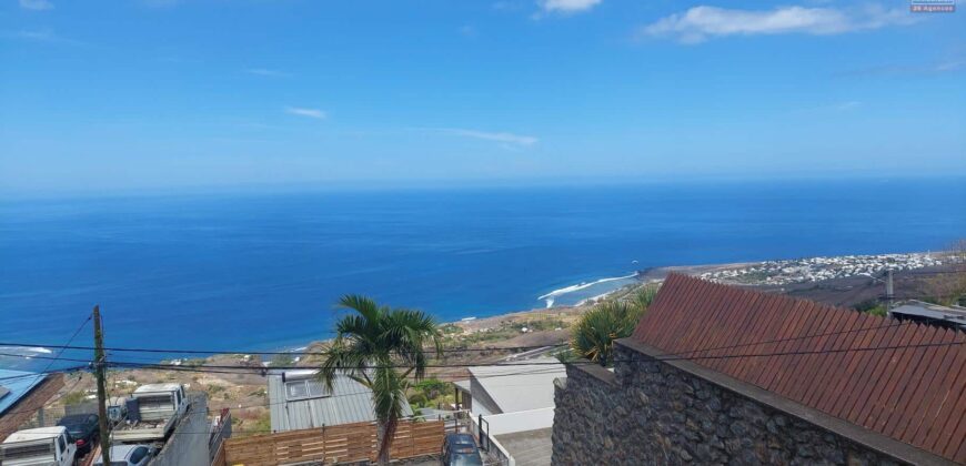 A louer un bel appartement meublé offrant vue sur mer à Saint Leu