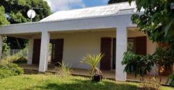 À louer une spacieuse villa T5 avec garage située au-dessus du quartier de Belle Vue à Saint Louis