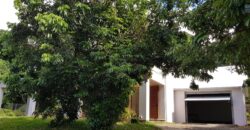 À louer une spacieuse villa T5 avec garage située au-dessus du quartier de Belle Vue à Saint Louis