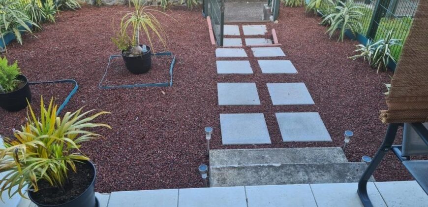 À louer un appartement meublé T2 d’environ 40 m2 situé dans une résidence calme au Tampon