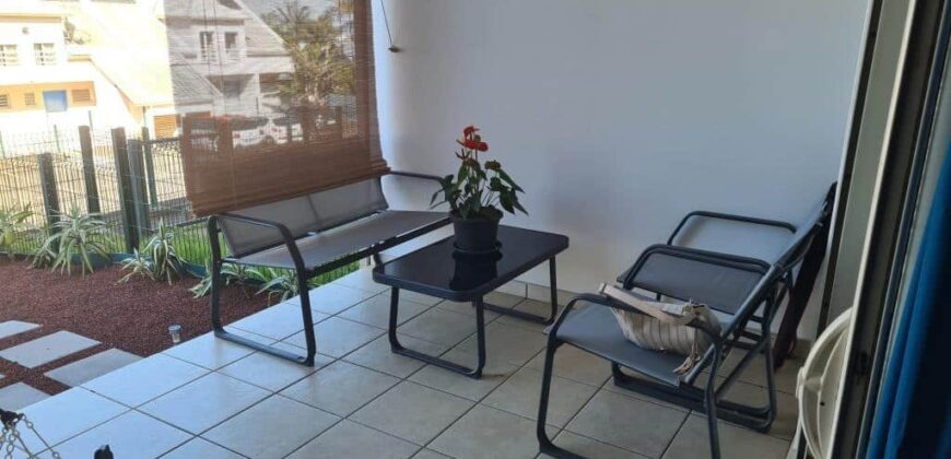 À louer un appartement meublé T2 d’environ 40 m2 situé dans une résidence calme au Tampon