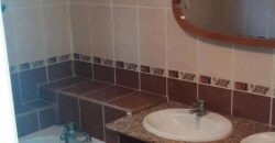 À louer une grande maison de type F4 à avec jardin à Saint André