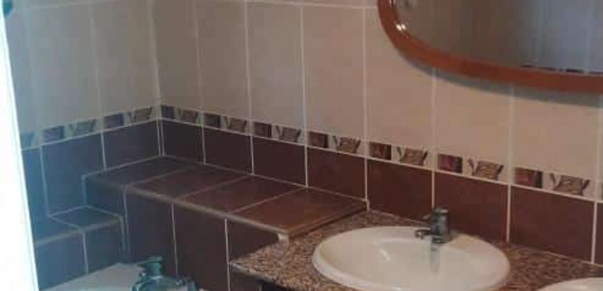 À louer une grande maison de type F4 à avec jardin à Saint André