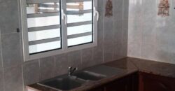 À louer une grande maison de type F4 à avec jardin à Saint André