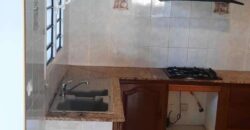 À louer une grande maison de type F4 à avec jardin à Saint André