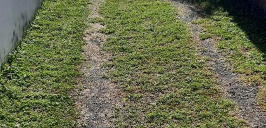 À louer une grande maison de type F4 à avec jardin à Saint André