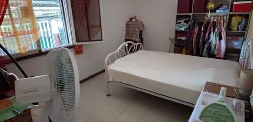 À vendre une maison T3/4 avec varangue et cour dans le quartier de La Source à Saint Denis