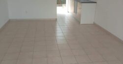 À louer un studio en rez de jardin proche de la plage à La Saline les bains