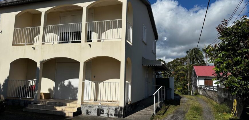 À louer – Appartement F3 au 1er et dernier étage d’un petit immeuble à Saint-André