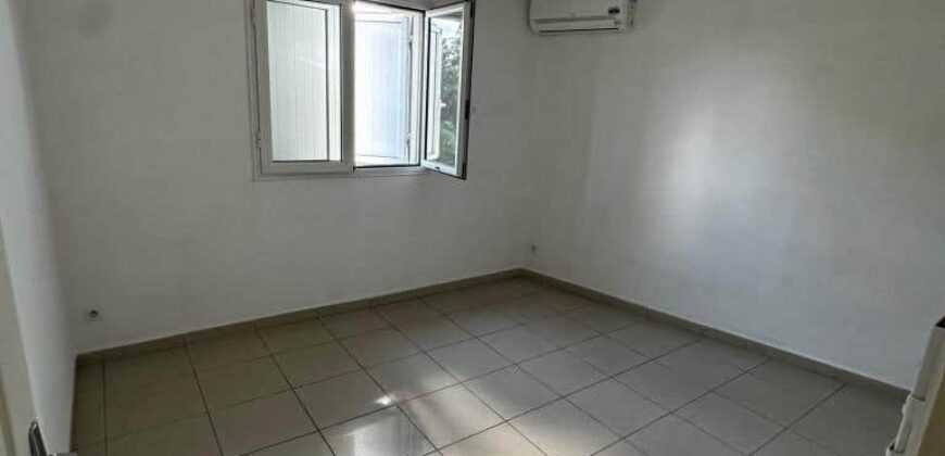 À louer – Appartement F3 au 1er et dernier étage d’un petit immeuble à Saint-André