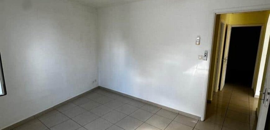 À louer – Appartement F3 au 1er et dernier étage d’un petit immeuble à Saint-André