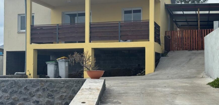 Location d’une charmante villa T4 située à Piton Hyacinthe dans le secteur paisible de la Plaine des Cafres.