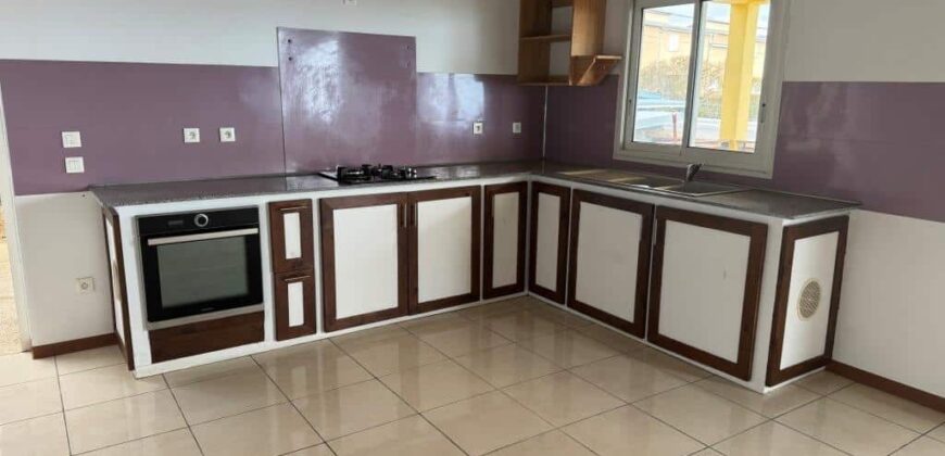 Location d’une charmante villa T4 située à Piton Hyacinthe dans le secteur paisible de la Plaine des Cafres.