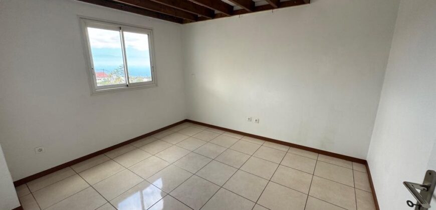 Location d’une charmante villa T4 située à Piton Hyacinthe dans le secteur paisible de la Plaine des Cafres.