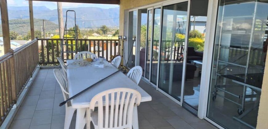 Location appartement meublé et récent de type F4 situé à La Plaine des Cafres