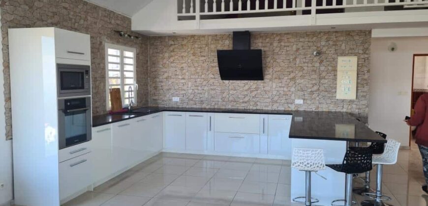 Location appartement meublé et récent de type F4 situé à La Plaine des Cafres