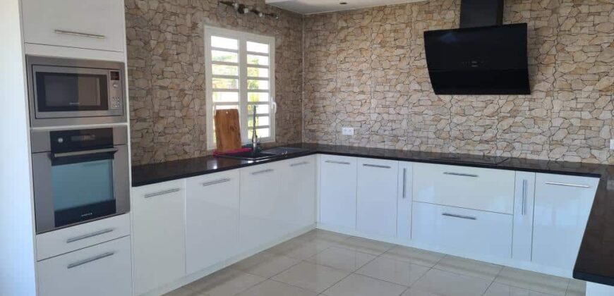 Location appartement meublé et récent de type F4 situé à La Plaine des Cafres