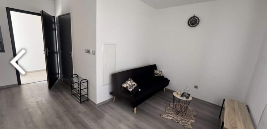 À louer un studio meublé de 20m2 avec varangue à Saint Denis