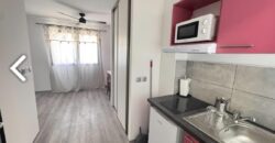 À louer un studio meublé de 20m2 avec varangue à Saint Denis