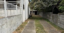 Location d’un local professionnel de 160 m2 situe dans une enceinte sécurisée à Saline Les Hauts