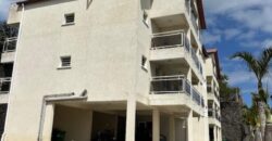 À louer un appartement T4 de 90 m2 en cours de rénovation situé à Saint Pierre