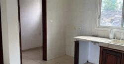 À louer un appartement T4 de 90 m2 en cours de rénovation situé à Saint Pierre