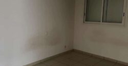 À louer un appartement T4 de 90 m2 en cours de rénovation situé à Saint Pierre