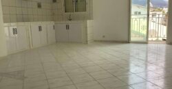 A louer un appartement de type T3 en duplex au centre ville du Port