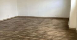 Spacieux local professionnel de 295 m² à louer à Cambaie Saint-Paul – Idéal bureaux ou entrepôt