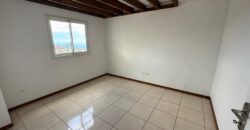 À louer une jolie villa de type F4 située à Piton Hyacinthe, à la Plaine des Cafres.