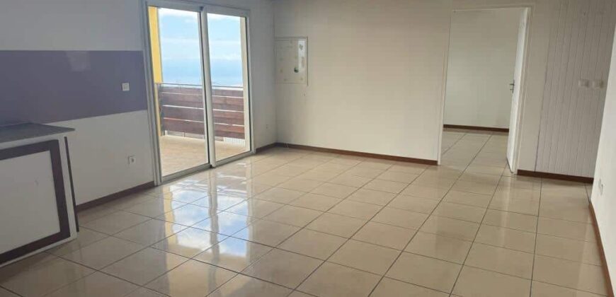 À louer une jolie villa de type F4 située à Piton Hyacinthe, à la Plaine des Cafres.