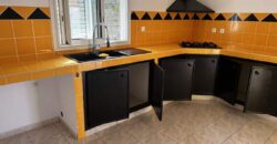 À louer une jolie villa F4 de plain-pied avec jardin et parking à Saint-André.