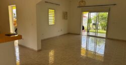 À louer une jolie villa F4 de plain-pied avec jardin et parking à Saint-André.