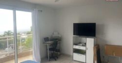 À louer un studio de 26.91m2 avec varangue offrant vue mer proche de lycée de Avirons