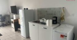 À louer un studio de 26.91m2 avec varangue offrant vue mer proche de lycée de Avirons