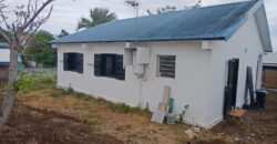 À louer une belle maison rénovée de 90m2 située dans le quartier de Villèle à Saint Gilles Les Hauts