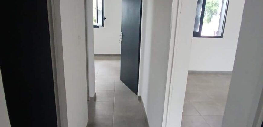 À louer une belle maison rénovée de 90m2 située dans le quartier de Villèle à Saint Gilles Les Hauts