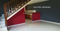 À louer une maison T4 à étage de 74.53 m2 située en fond d’impasse à Saint Joseph