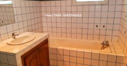 À louer une maison T4 à étage de 74.53 m2 située en fond d’impasse à Saint Joseph