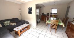 À vendre une charmante villa T5 en R+1 en parfait état située aux Avirons